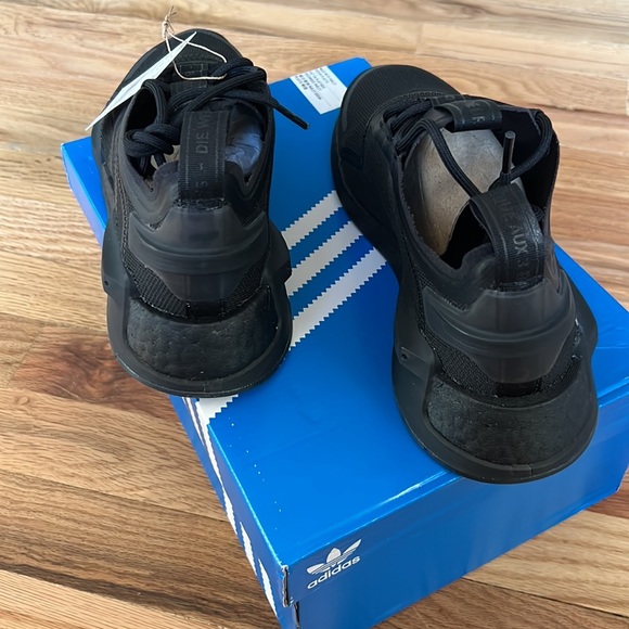 NIB Adidas NMD V3 - Picture 8 of 13